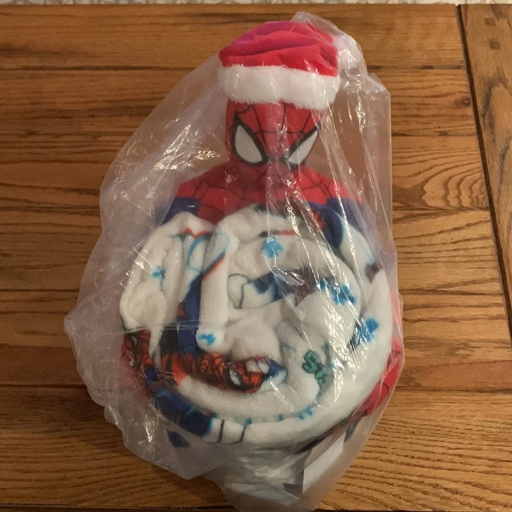 Marvel Spider-Man Holiday throw with pillow buddy